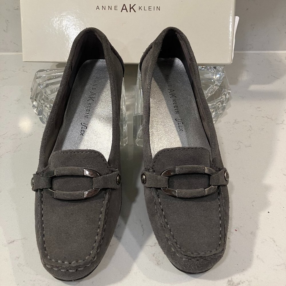 Anne AK Klein Flex Non Slip Grey Suede Driving Loafers With Buckle Size 6.5 M